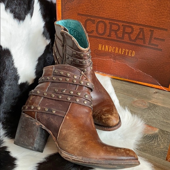 Shoes - Corral➰Handcrafted Distressed Leather Boots